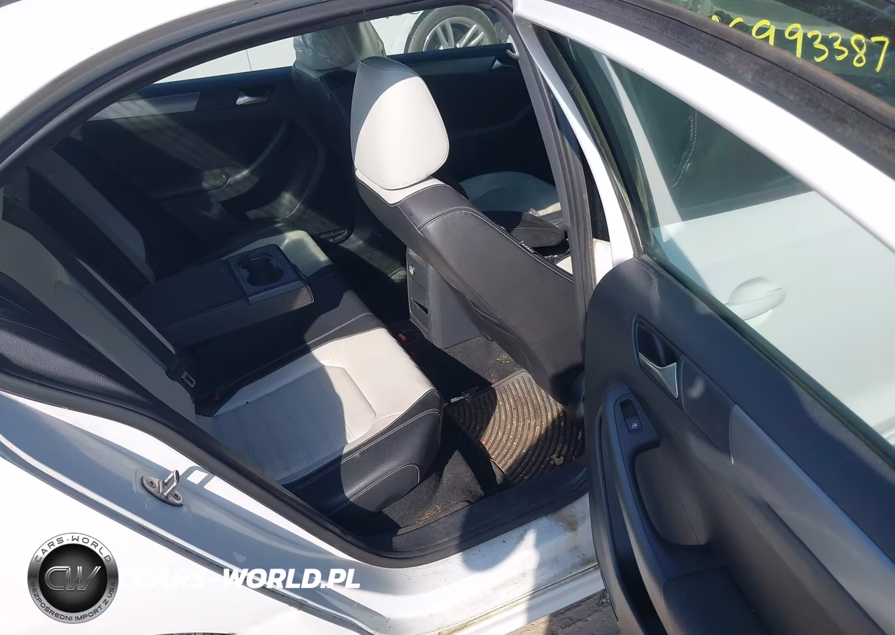 2016 Volkswagen Jetta 1.8T Sport VIN:3VWD17AJ6GM228555 - 8