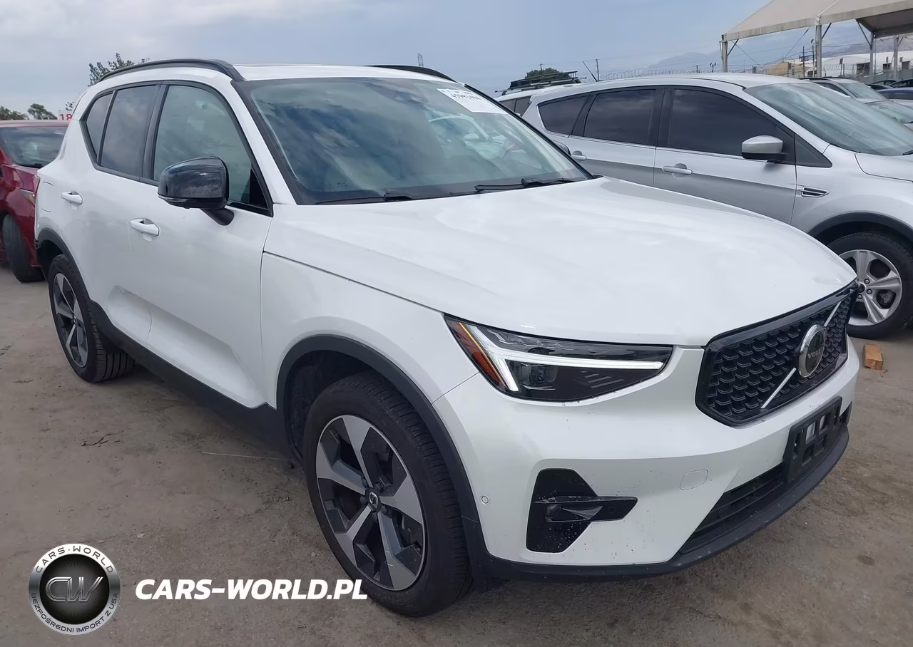 2025 Volvo Xc40 B5 Plus Dark Theme VIN:YV4L12UC7S2608080 - 1