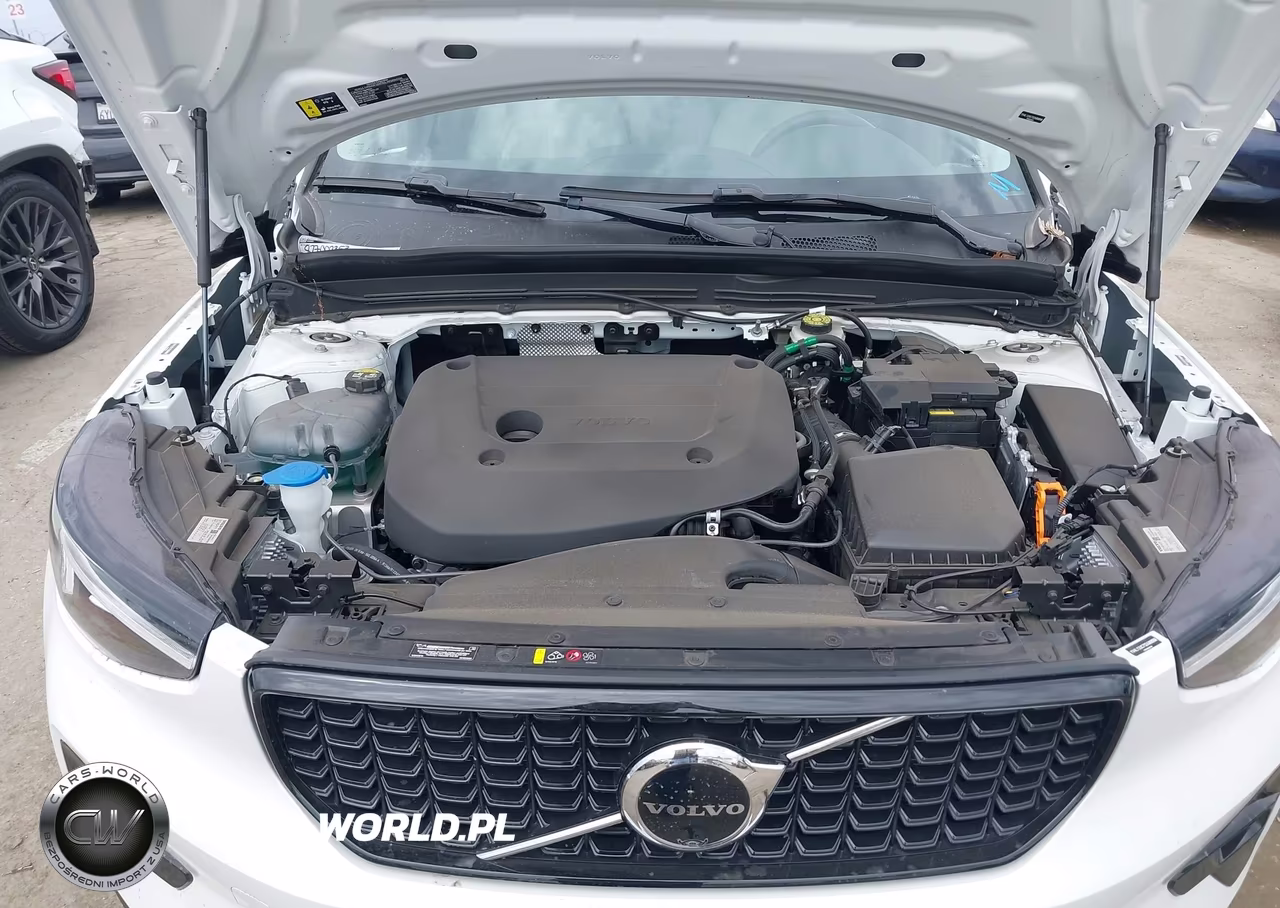 2025 Volvo Xc40 B5 Plus Dark Theme VIN:YV4L12UC7S2608080 - 10