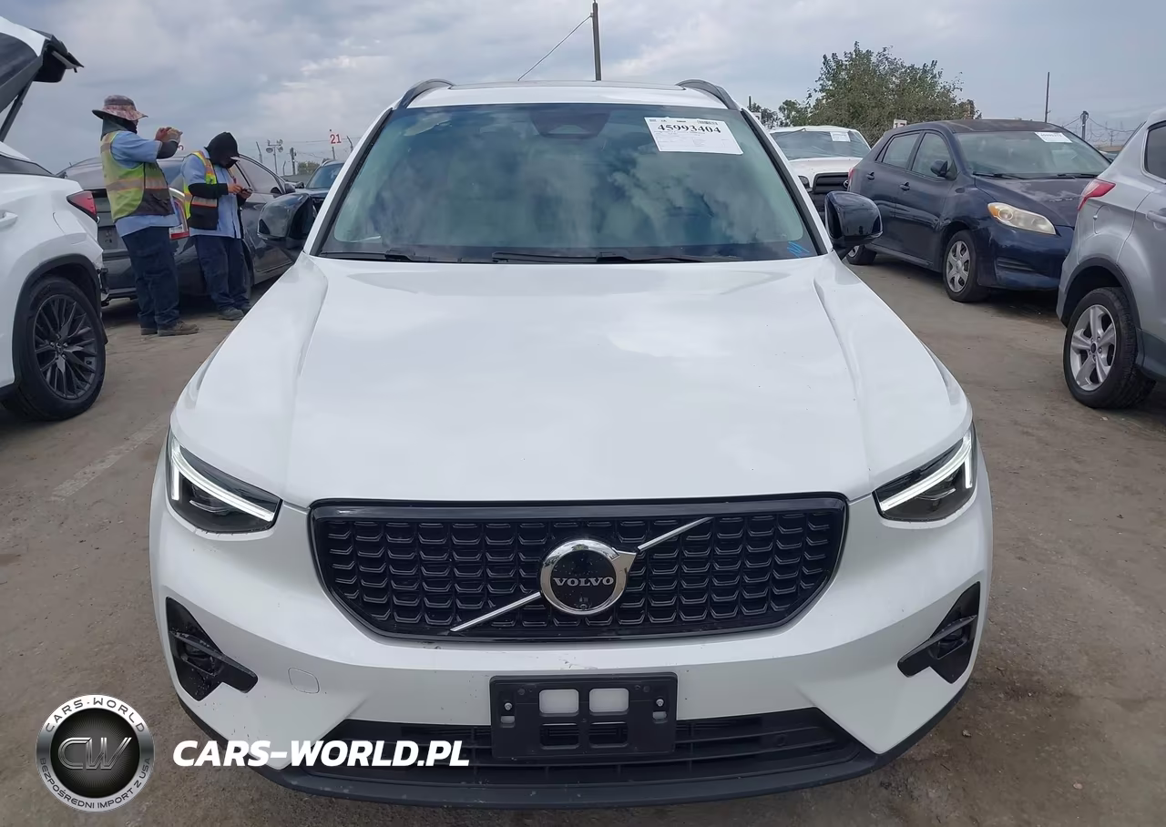 2025 Volvo Xc40 B5 Plus Dark Theme VIN:YV4L12UC7S2608080 - 12