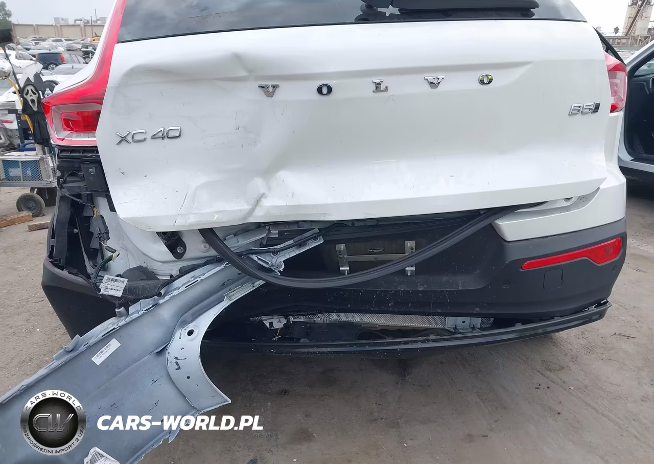2025 Volvo Xc40 B5 Plus Dark Theme VIN:YV4L12UC7S2608080 - 6