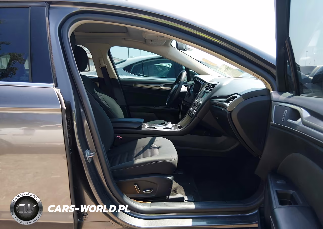2018 Ford Fusion Hybrid Se VIN:3FA6P0LU6JR197302 - 5