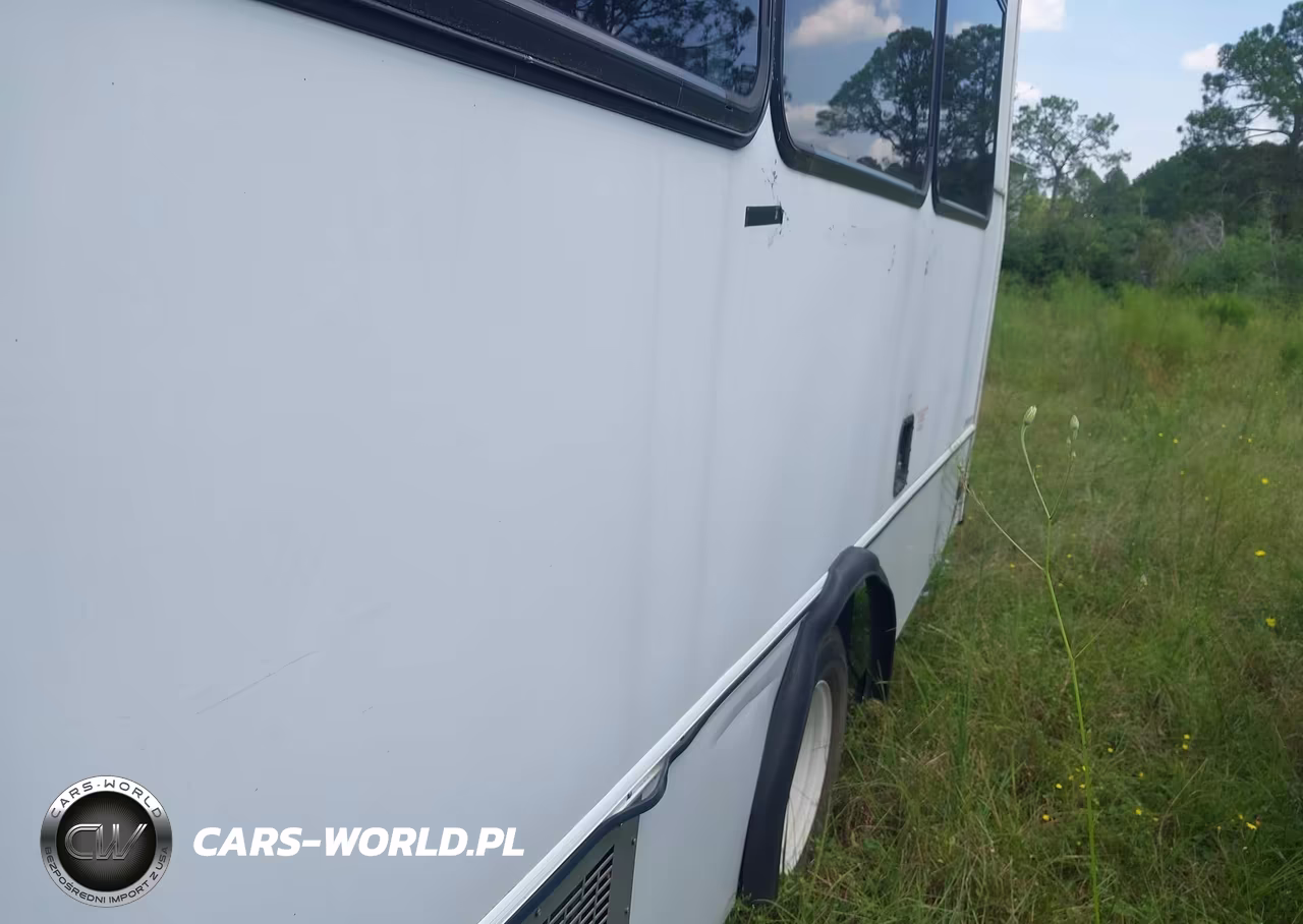 2016 Ford E-350 Cutaway VIN:1FDEE3FLXGDC10680 - 11
