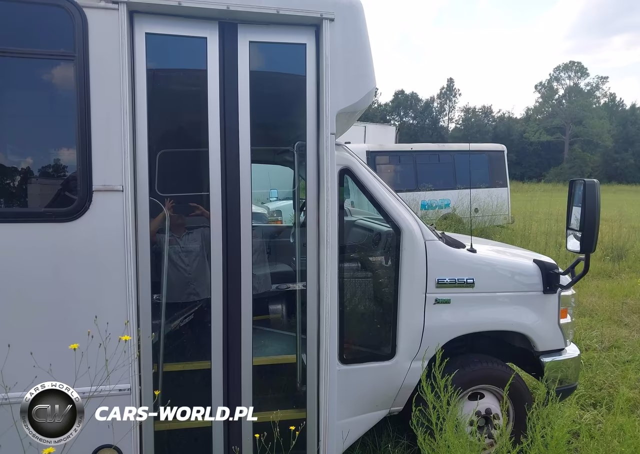 2016 Ford E-350 Cutaway VIN:1FDEE3FLXGDC10680 - 13
