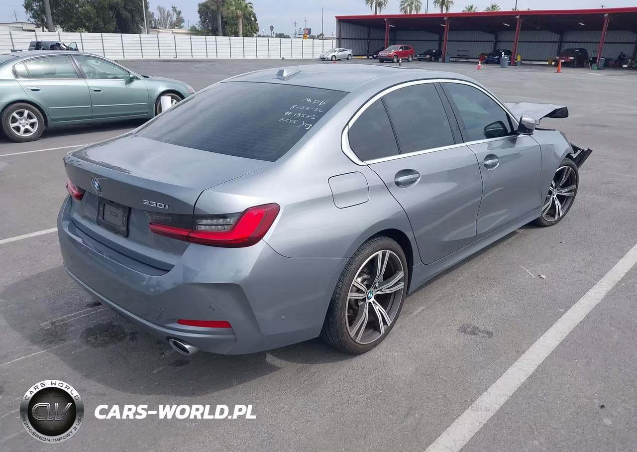 2024 BMW 330I VIN:3MW69FF07R8E29470 - 4