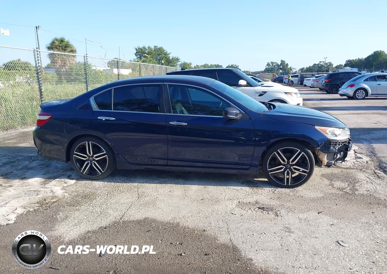 2016 Honda Accord Sport VIN:1HGCR2F5XGA121559 - 13