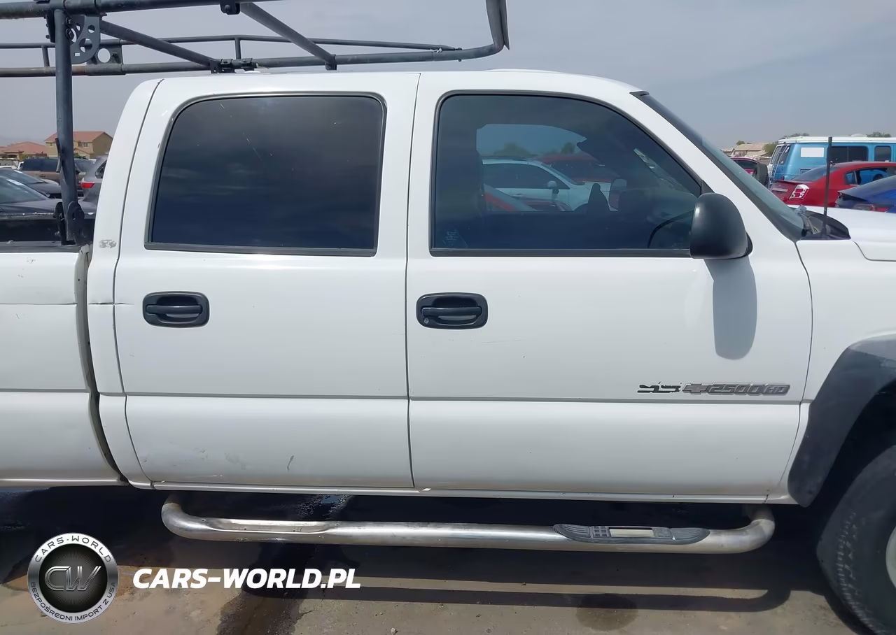 2004 Chevrolet Silverado 2500Hd Work Truck VIN:1GCHC23U74F206133 - 13