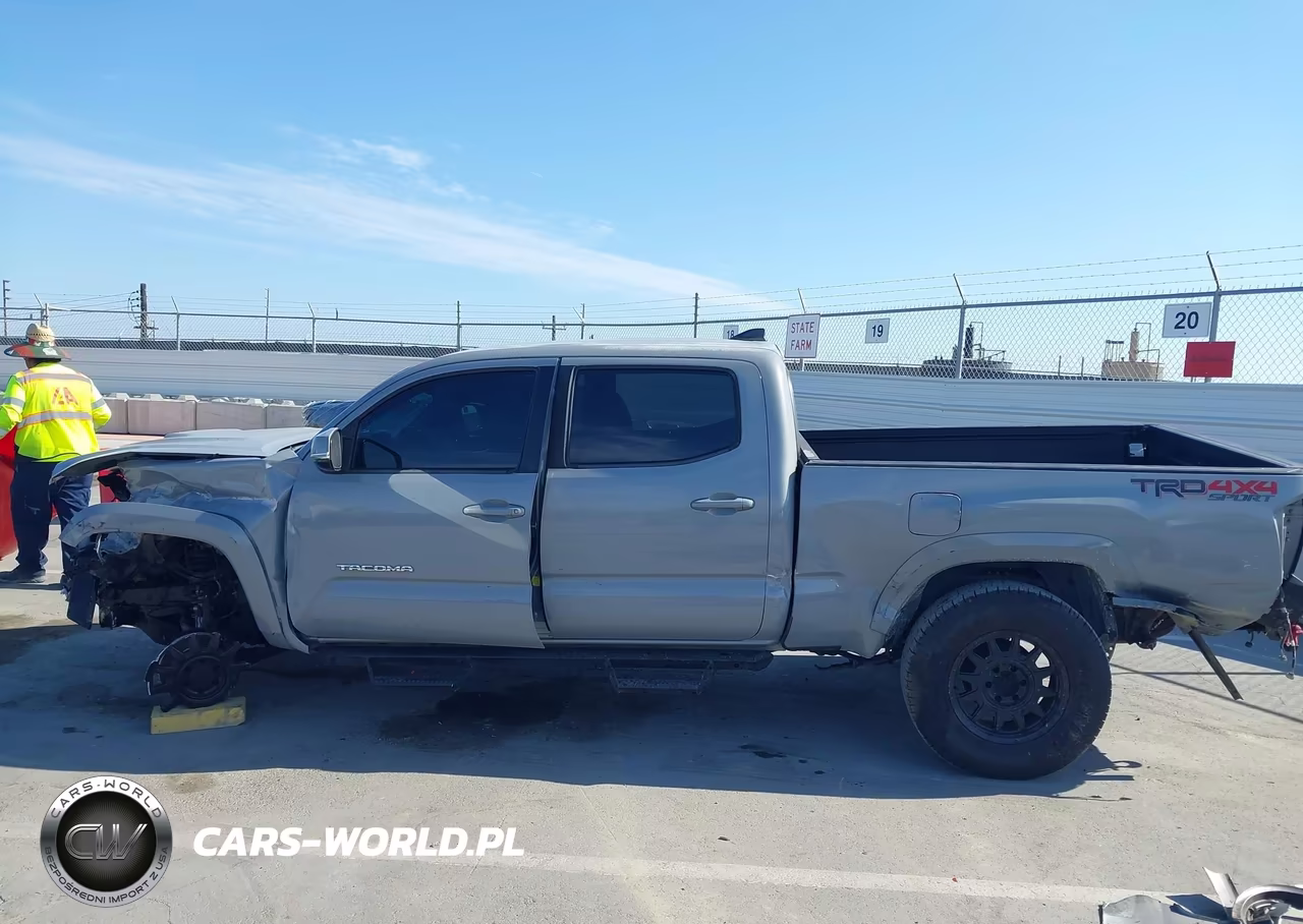 2018 Toyota Tacoma Trd Sport VIN:3TMDZ5BN2JM039958 - 16