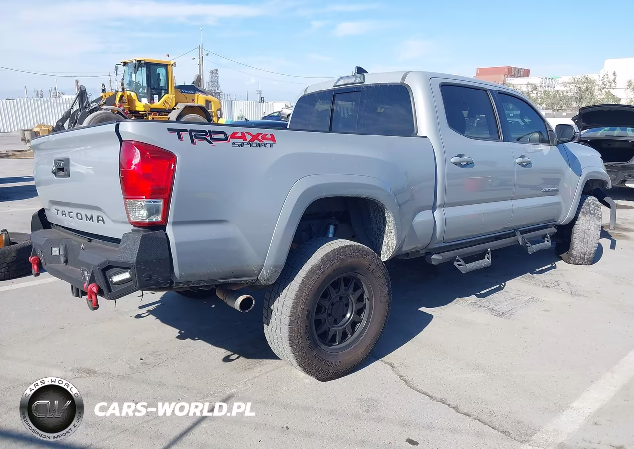 2018 Toyota Tacoma Trd Sport VIN:3TMDZ5BN2JM039958 - 4