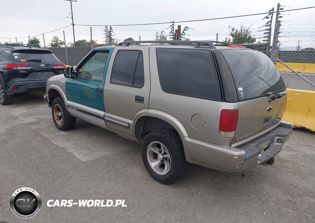 2000 Chevrolet Blazer Ls VIN:1GNCS13W3Y2381153 - 3