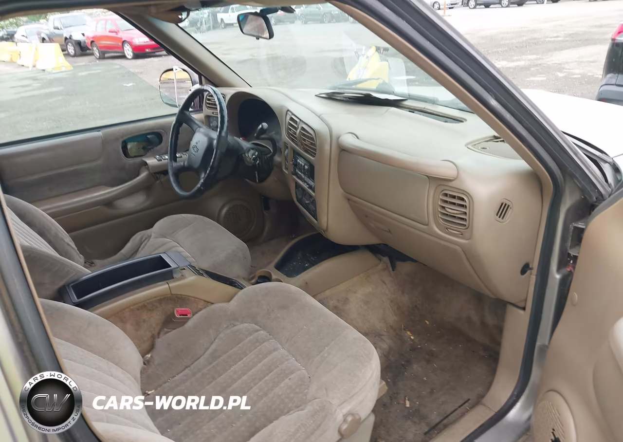 2000 Chevrolet Blazer Ls VIN:1GNCS13W3Y2381153 - 5
