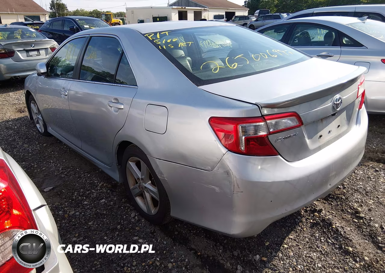 2014 Toyota Camry Se VIN:4T1BF1FK4EU446184 - 3