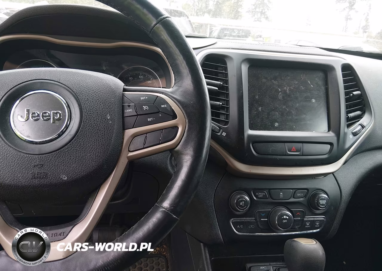 2017 Jeep Cherokee Latitude 4X4 VIN:1C4PJMCB5HW659832 - 18