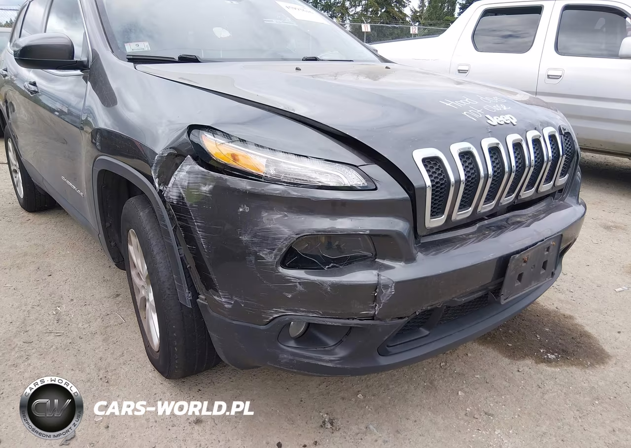 2017 Jeep Cherokee Latitude 4X4 VIN:1C4PJMCB5HW659832 - 6