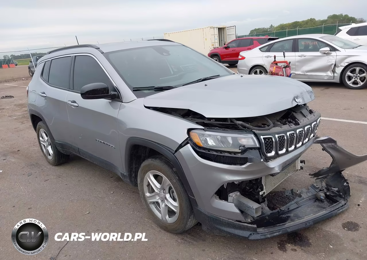 2024 Jeep Compass Latitude 4X4 – zdjęcie 1 z 16