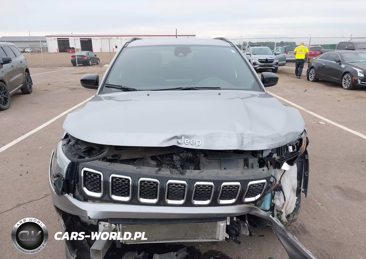 2024 Jeep Compass Latitude 4X4 VIN:3C4NJDBN3RT583702 - 12