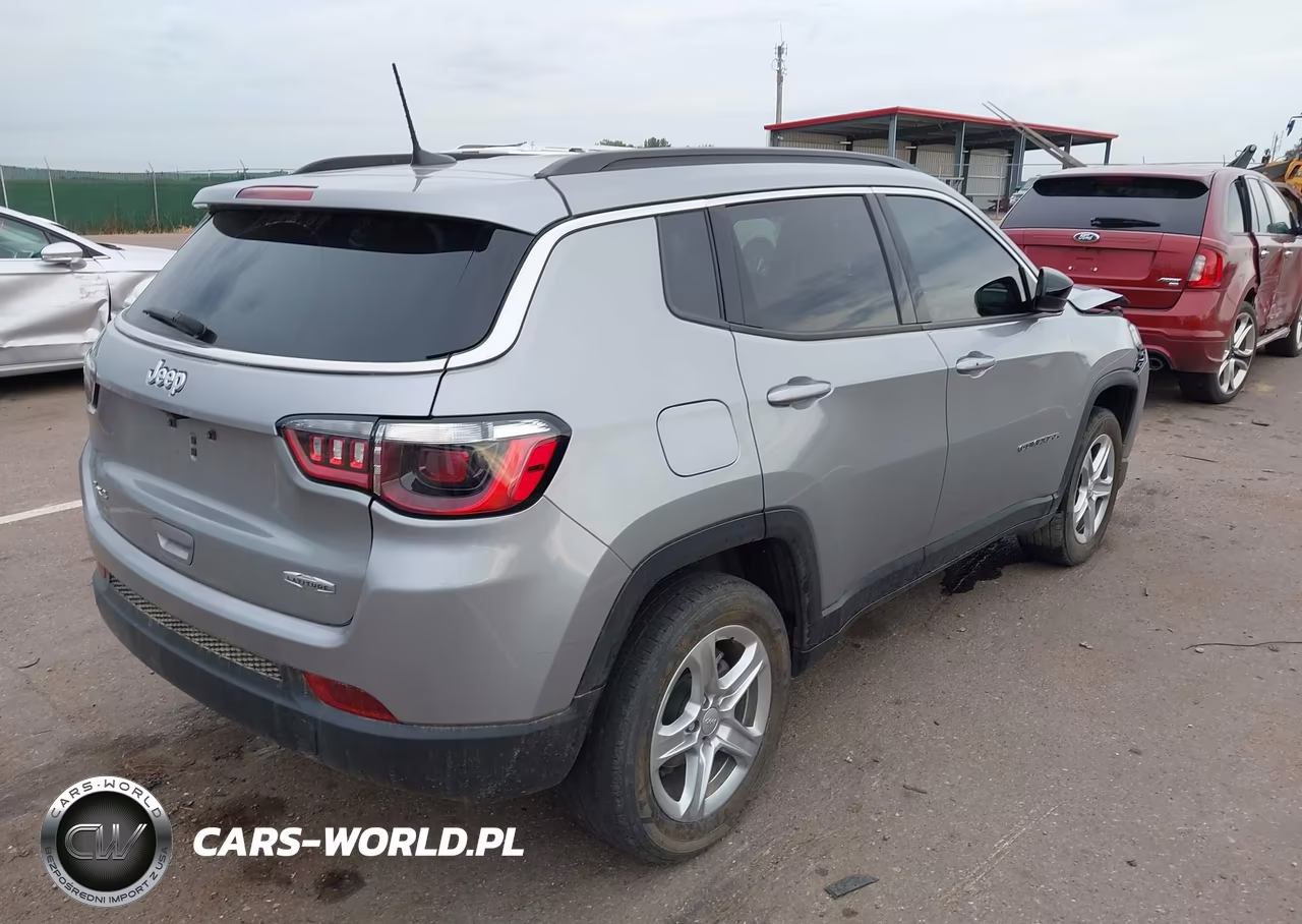 2024 Jeep Compass Latitude 4X4 VIN:3C4NJDBN3RT583702 - 4
