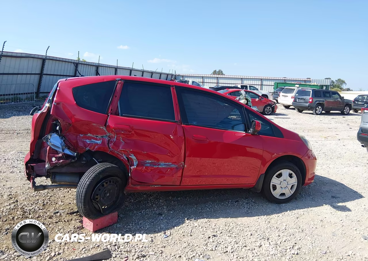 2013 Honda Fit VIN:JHMGE8H36DC055522 - 13