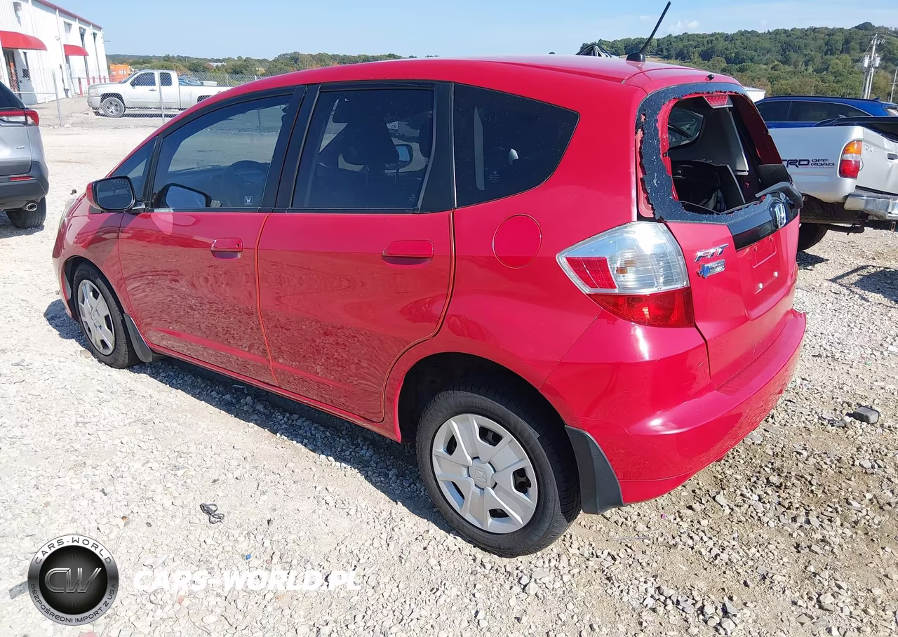 2013 Honda Fit VIN:JHMGE8H36DC055522 - 3