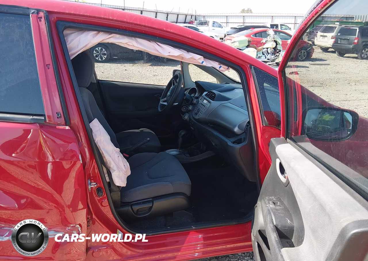 2013 Honda Fit VIN:JHMGE8H36DC055522 - 5