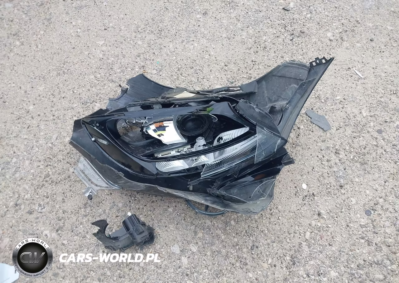 MERCEDES-BENZ C 300 VIN:55SWF4JB6JU246374 - 12