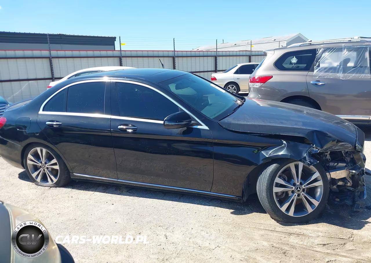 MERCEDES-BENZ C 300 VIN:55SWF4JB6JU246374 - 14