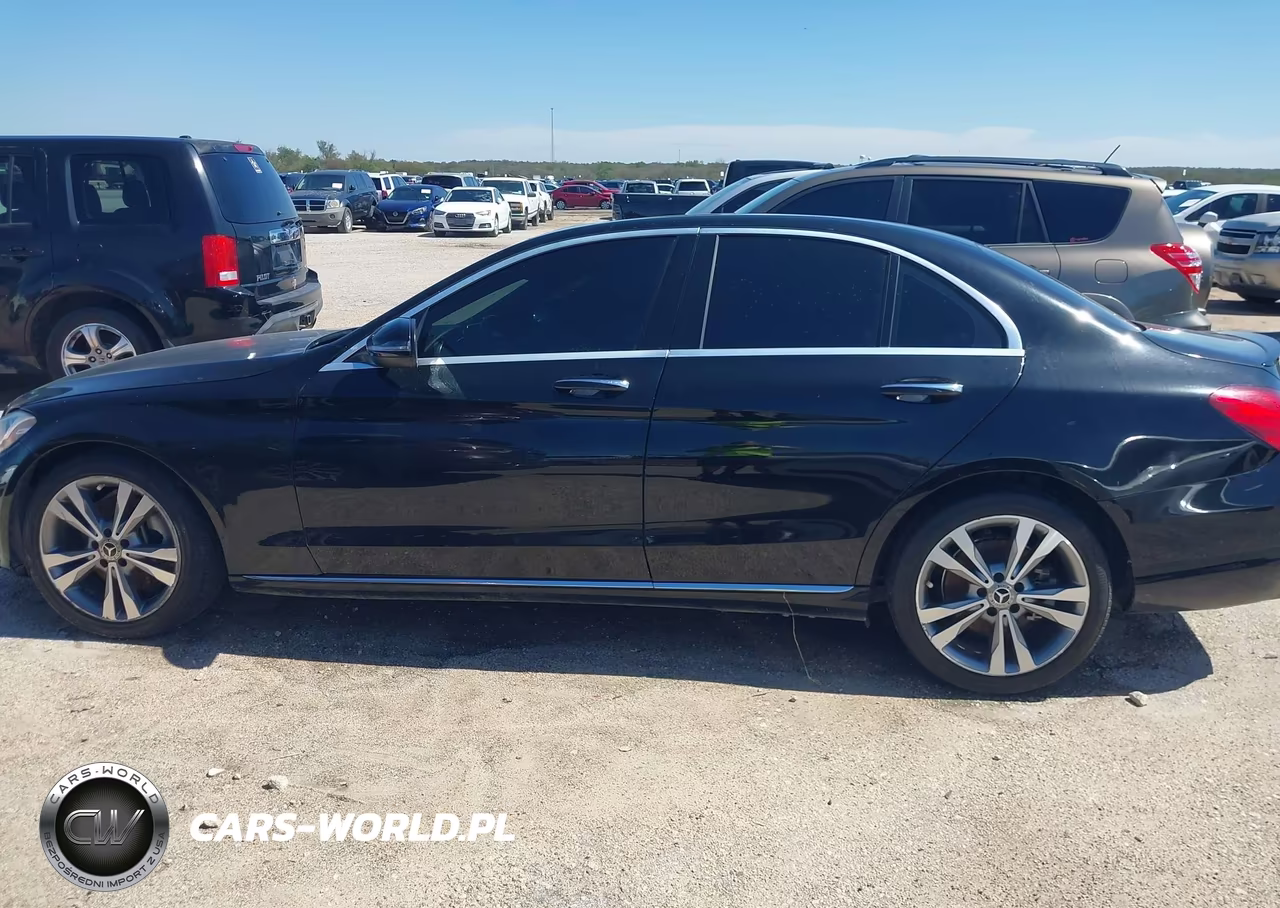 MERCEDES-BENZ C 300 VIN:55SWF4JB6JU246374 - 15