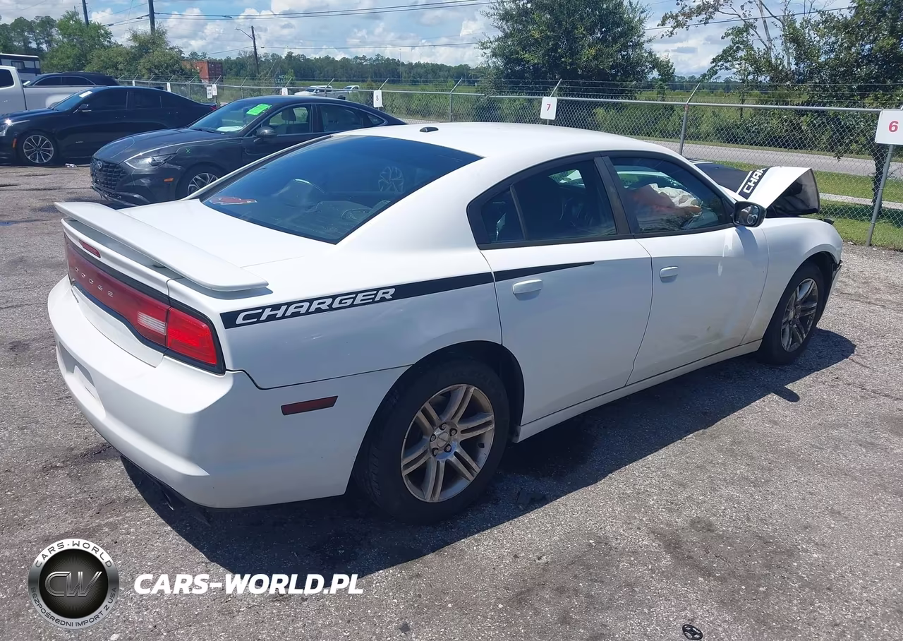 2011 Dodge Charger VIN:2B3CL3CG8BH556328 - 4