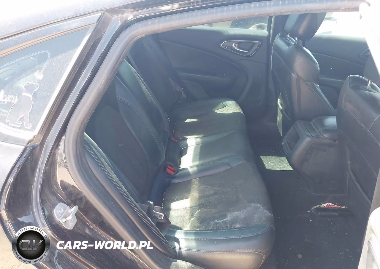 2015 Chrysler 200 S VIN:1C3CCCBB2FN585555 - 8
