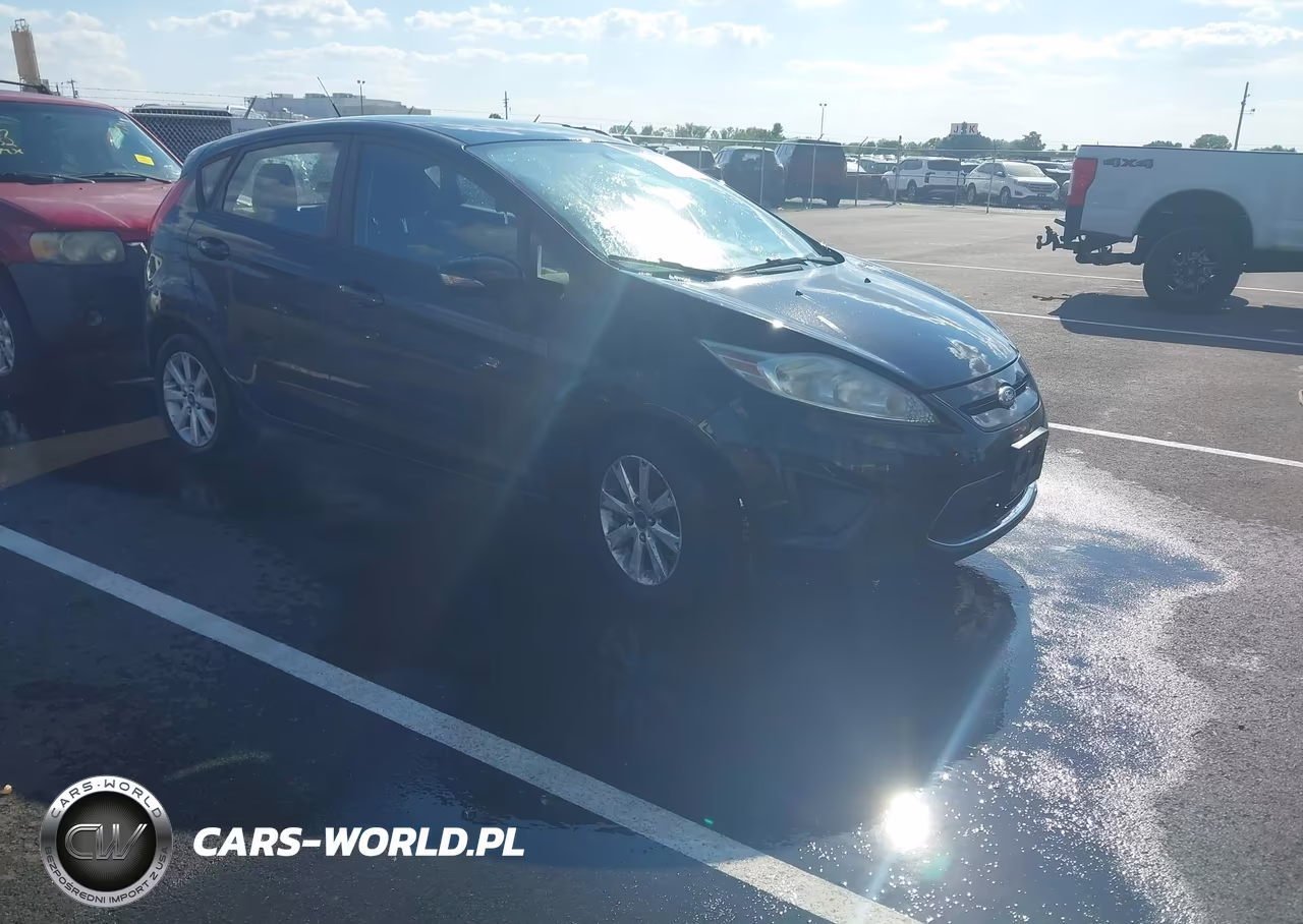 2013 Ford Fiesta Se VIN:3FADP4EJ2DM130750 - 1