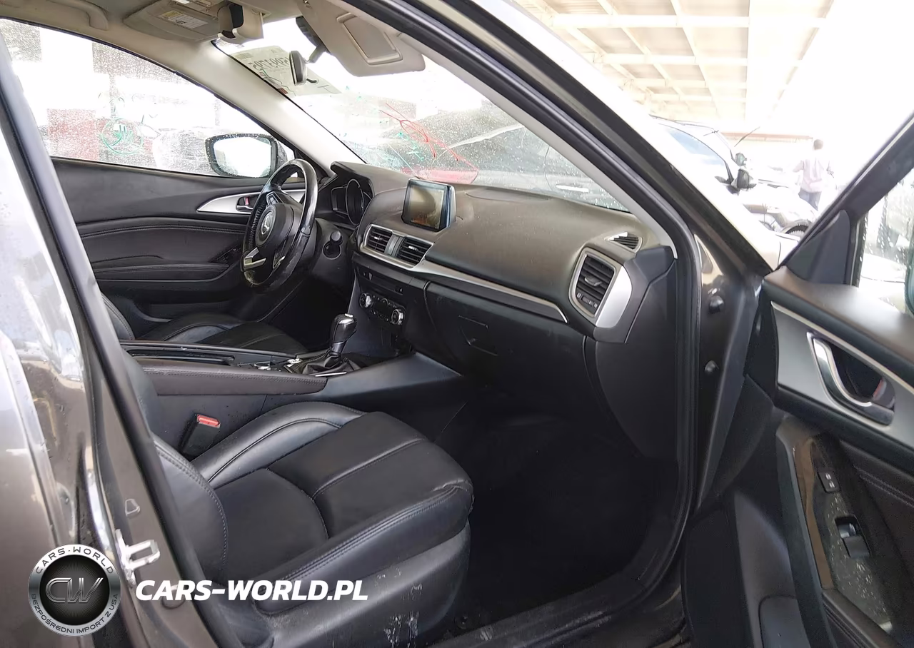 2018 Mazda Mazda3 Touring VIN:3MZBN1L30JM226346 - 5