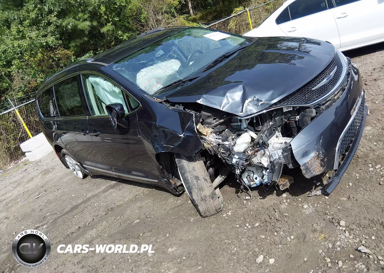 2020 Chrysler Pacifica Touring L – zdjęcie 1 z 16