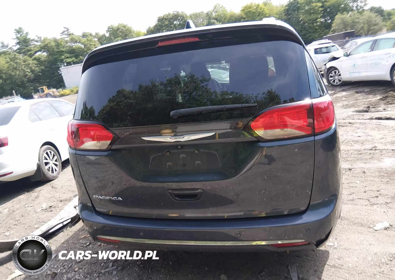 2020 Chrysler Pacifica Touring L VIN:2C4RC1BG7LR112853 - 16