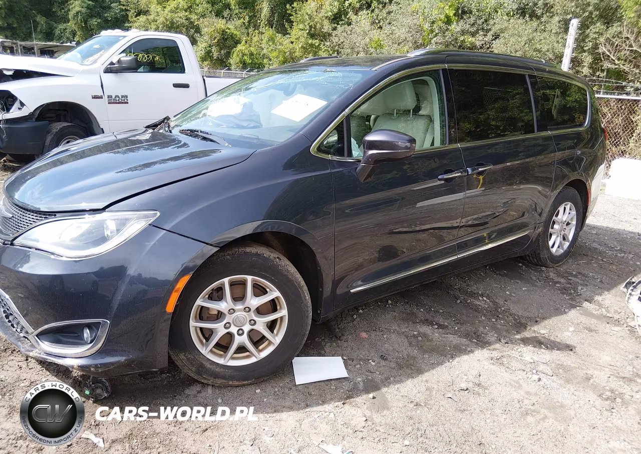 2020 Chrysler Pacifica Touring L VIN:2C4RC1BG7LR112853 - 2