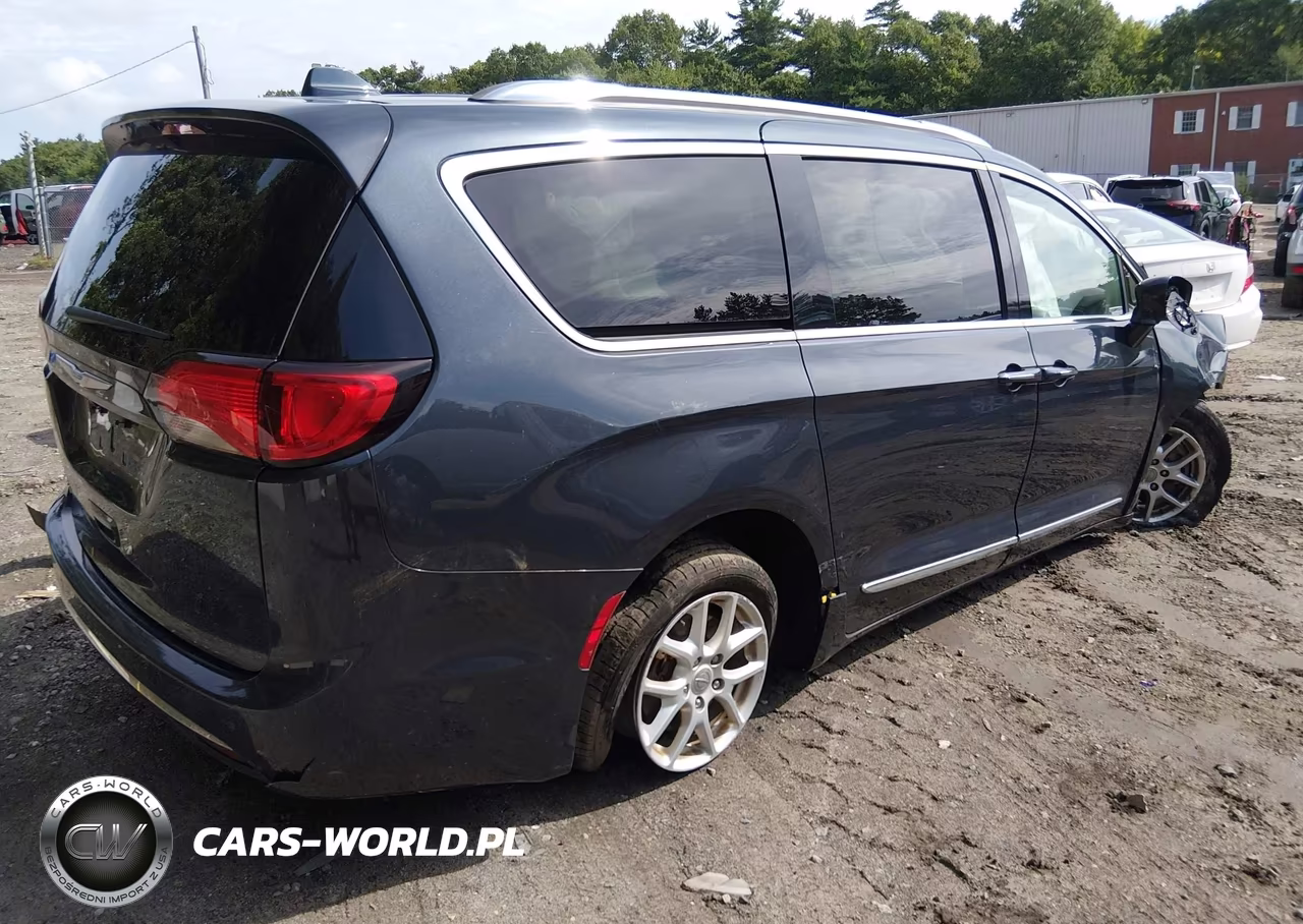 2020 Chrysler Pacifica Touring L VIN:2C4RC1BG7LR112853 - 4
