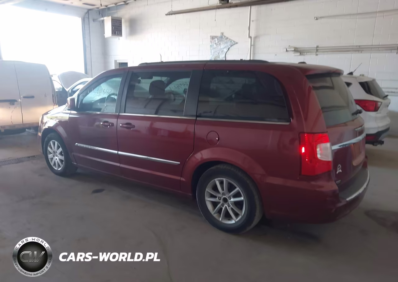 2016 Chrysler Town & Country Touring VIN:2C4RC1BGXGR300062 - 3