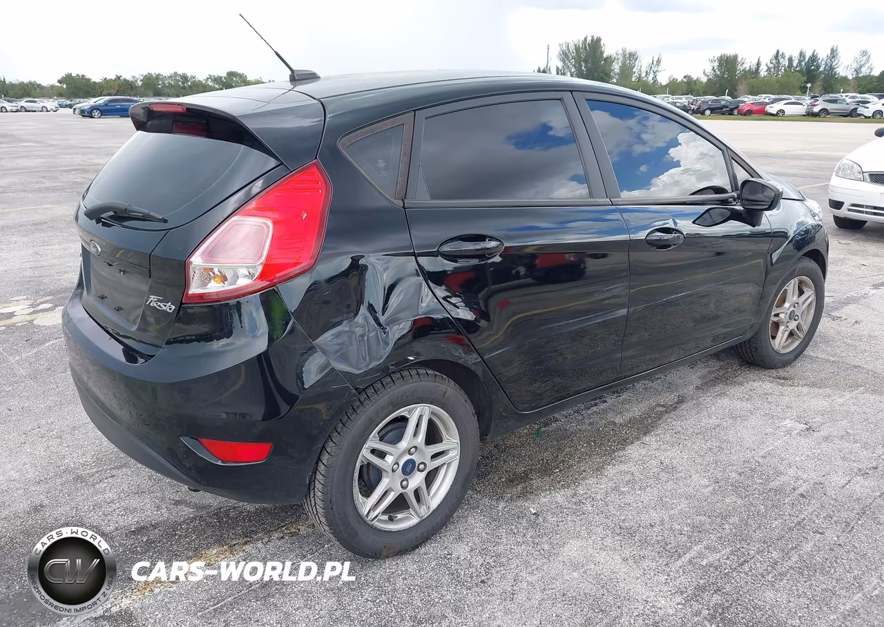 2018 Ford Fiesta Se VIN:3FADP4EJXJM135173 - 4