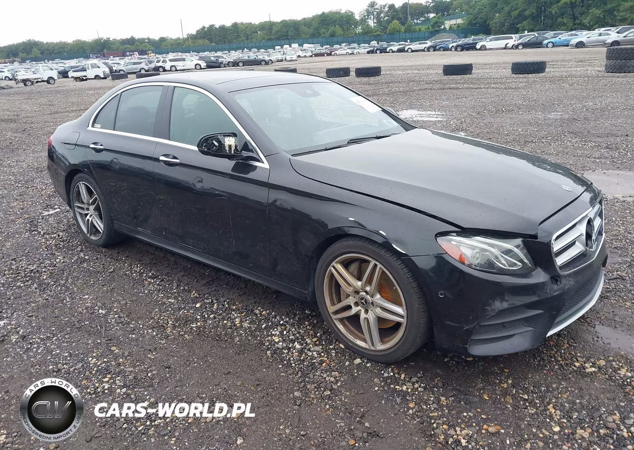 2018 Mercedes-Benz E 300 – zdjęcie 1 z 17