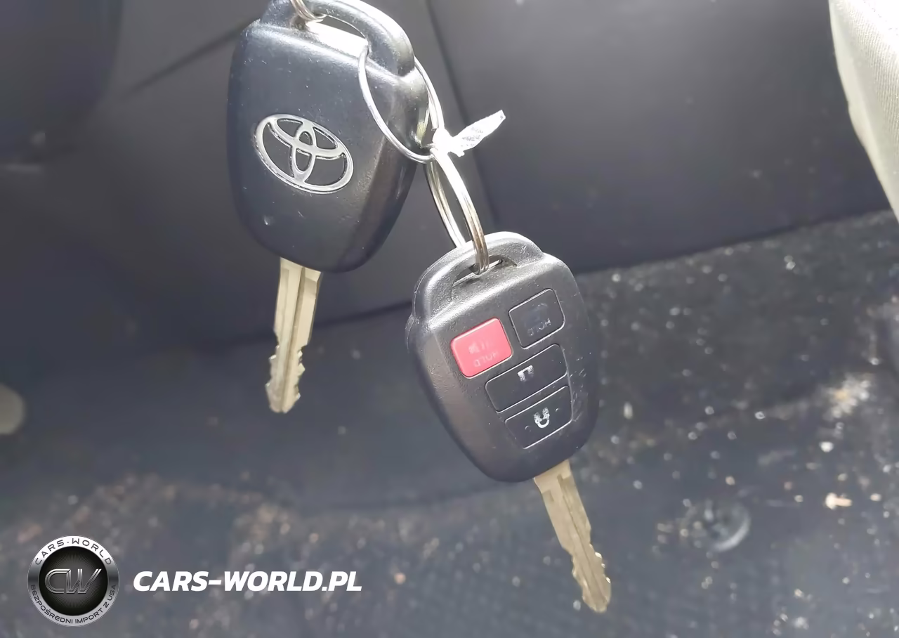 2017 Toyota Corolla Le VIN:2T1BURHE1HC760358 - 11