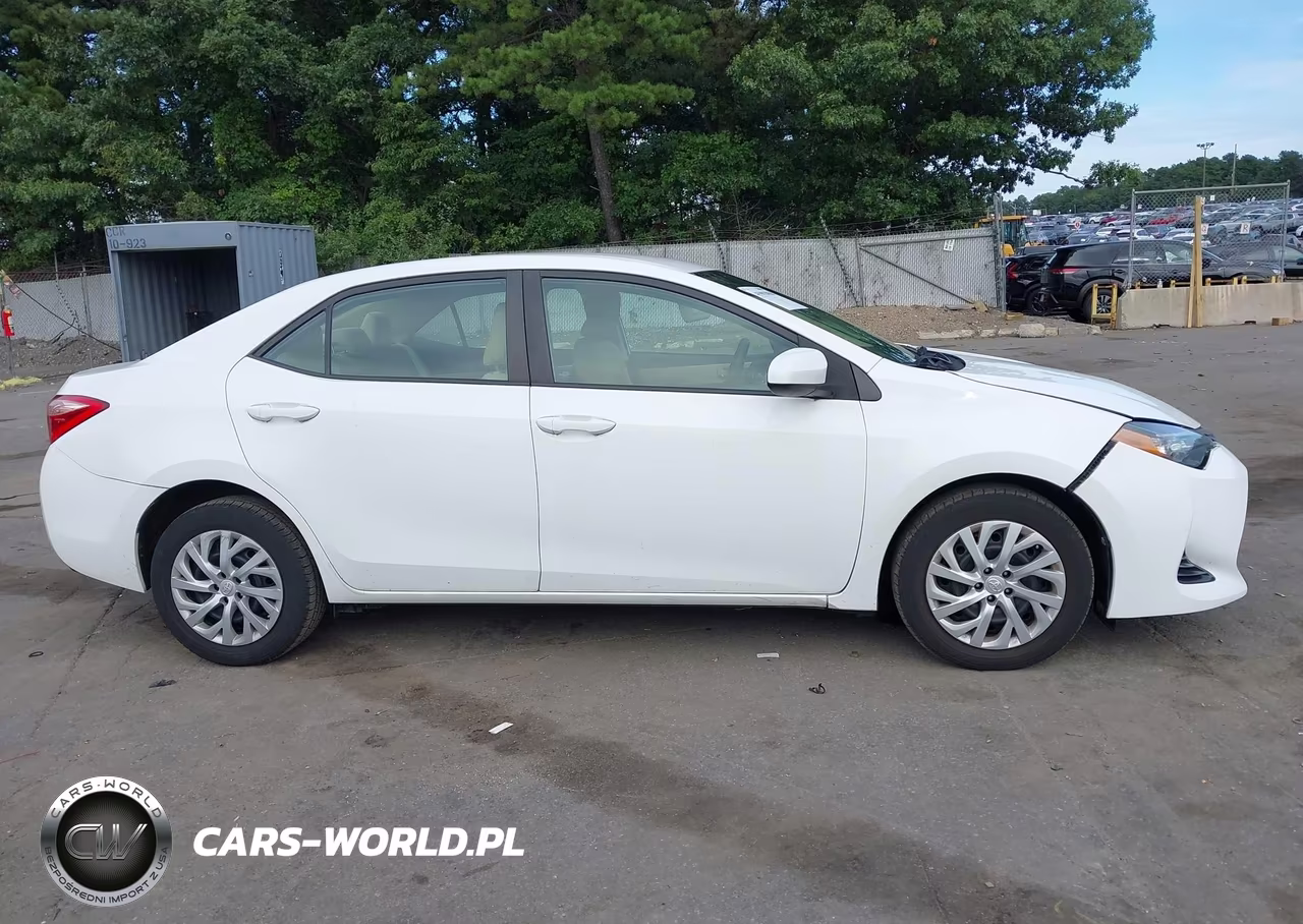 2017 Toyota Corolla Le VIN:2T1BURHE1HC760358 - 13