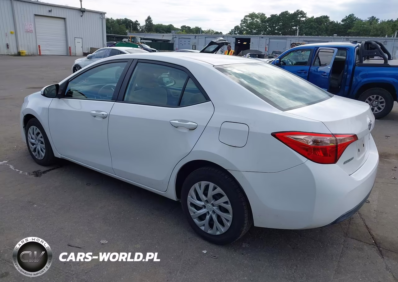 2017 Toyota Corolla Le VIN:2T1BURHE1HC760358 - 3