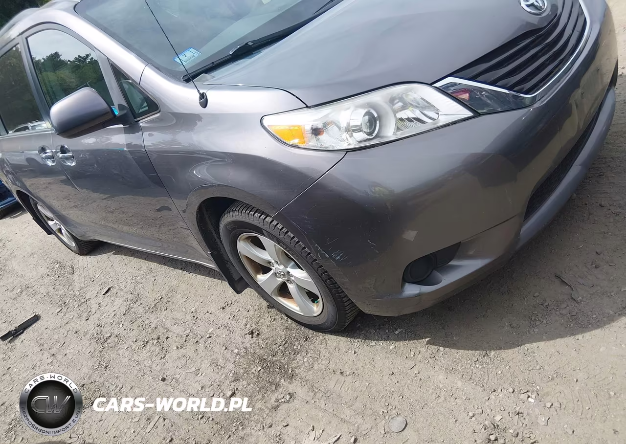2014 Toyota Sienna Le V6 8 Passenger – zdjęcie 1 z 16