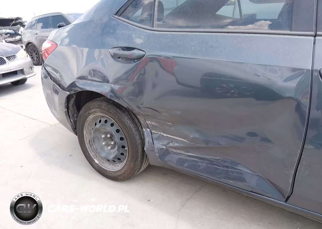 2018 TOYOTA COROLLA LE VIN:5YFBURHE4JP812734 - 21
