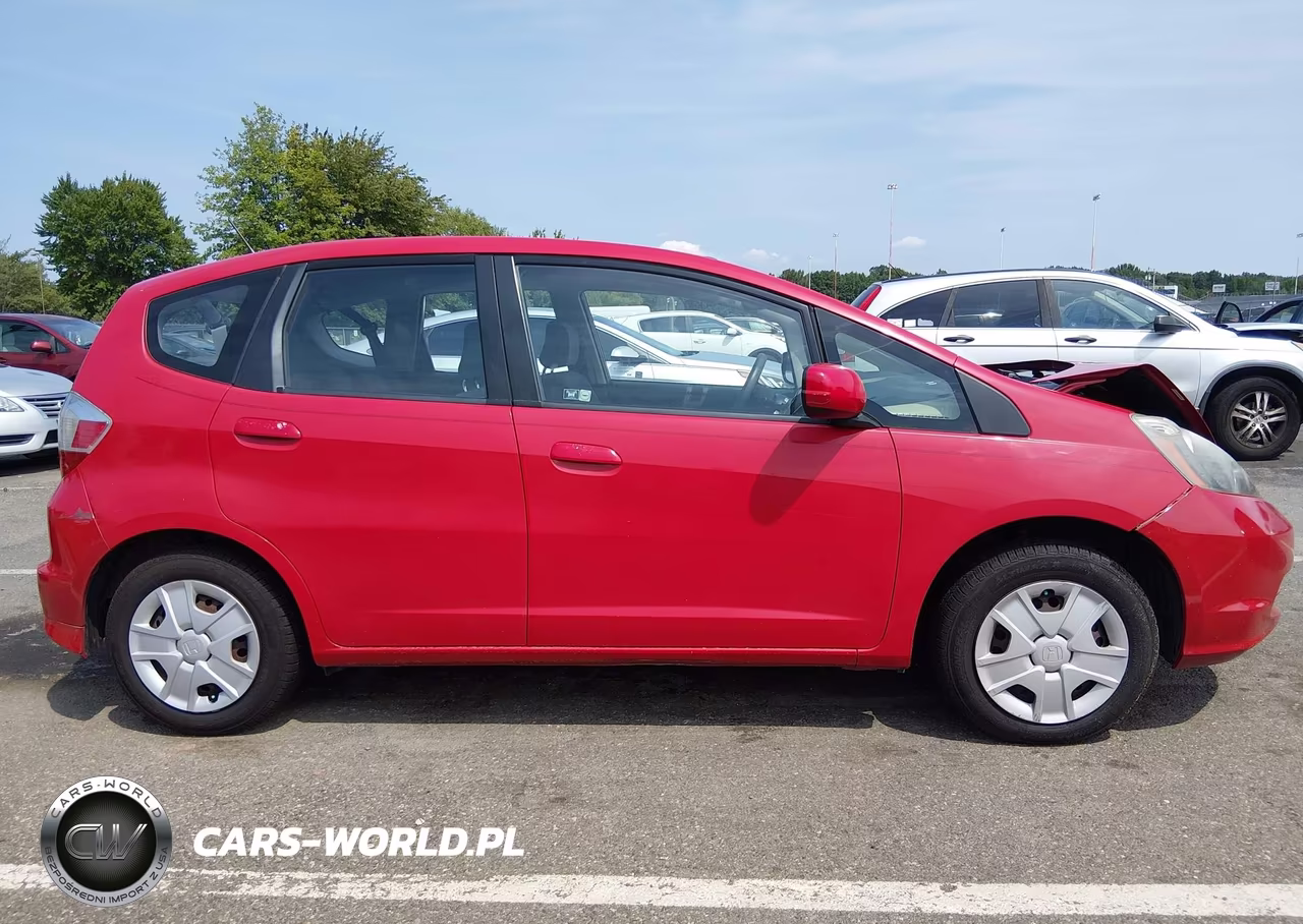 2013 Honda Fit VIN:JHMGE8H32DC000209 - 13