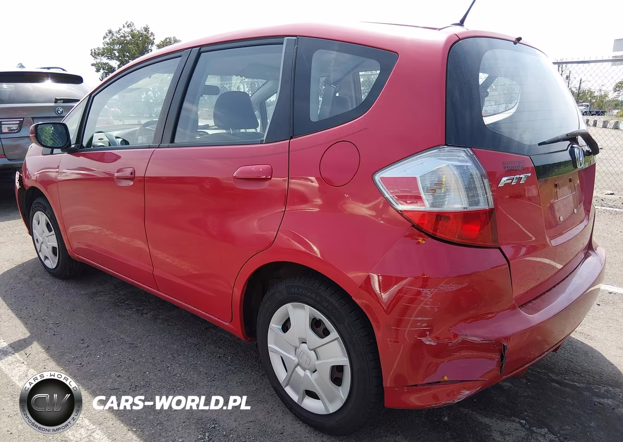2013 Honda Fit VIN:JHMGE8H32DC000209 - 3