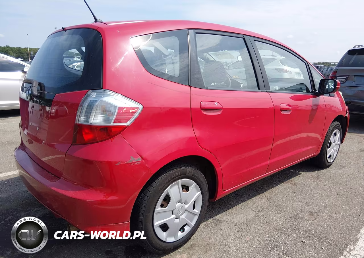 2013 Honda Fit VIN:JHMGE8H32DC000209 - 4