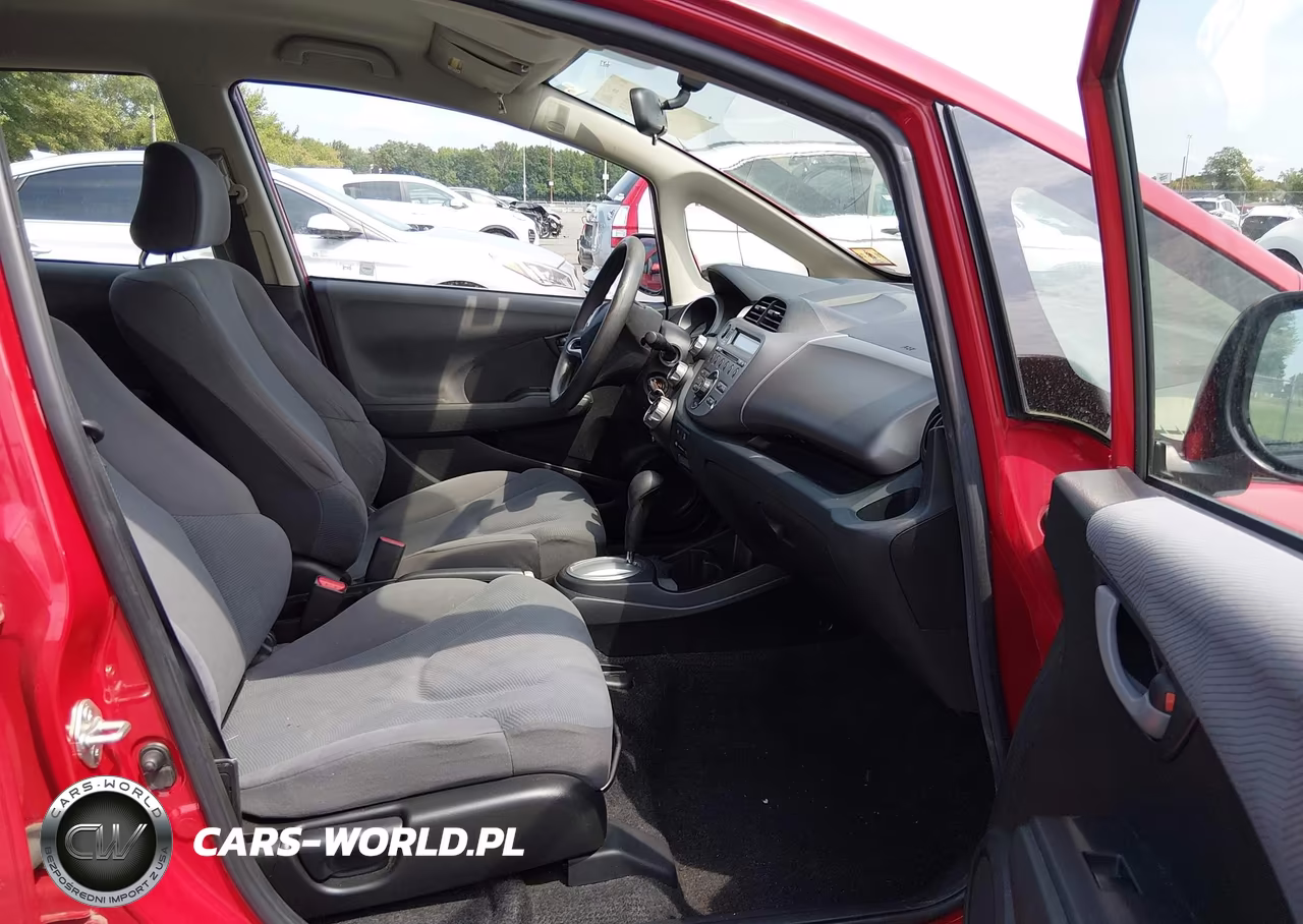 2013 Honda Fit VIN:JHMGE8H32DC000209 - 5