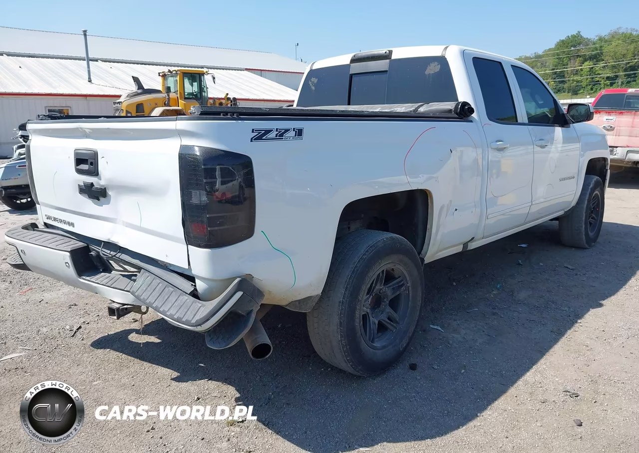 2018 Chevrolet Silverado 1500 2Lt VIN:1GCVKREC9JZ352370 - 4