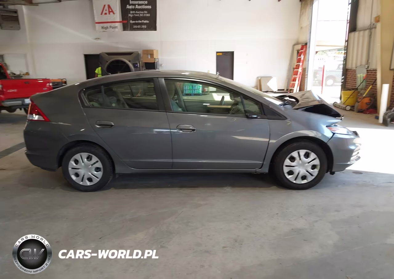 2013 Honda Insight VIN:JHMZE2H30DS000821 - 13
