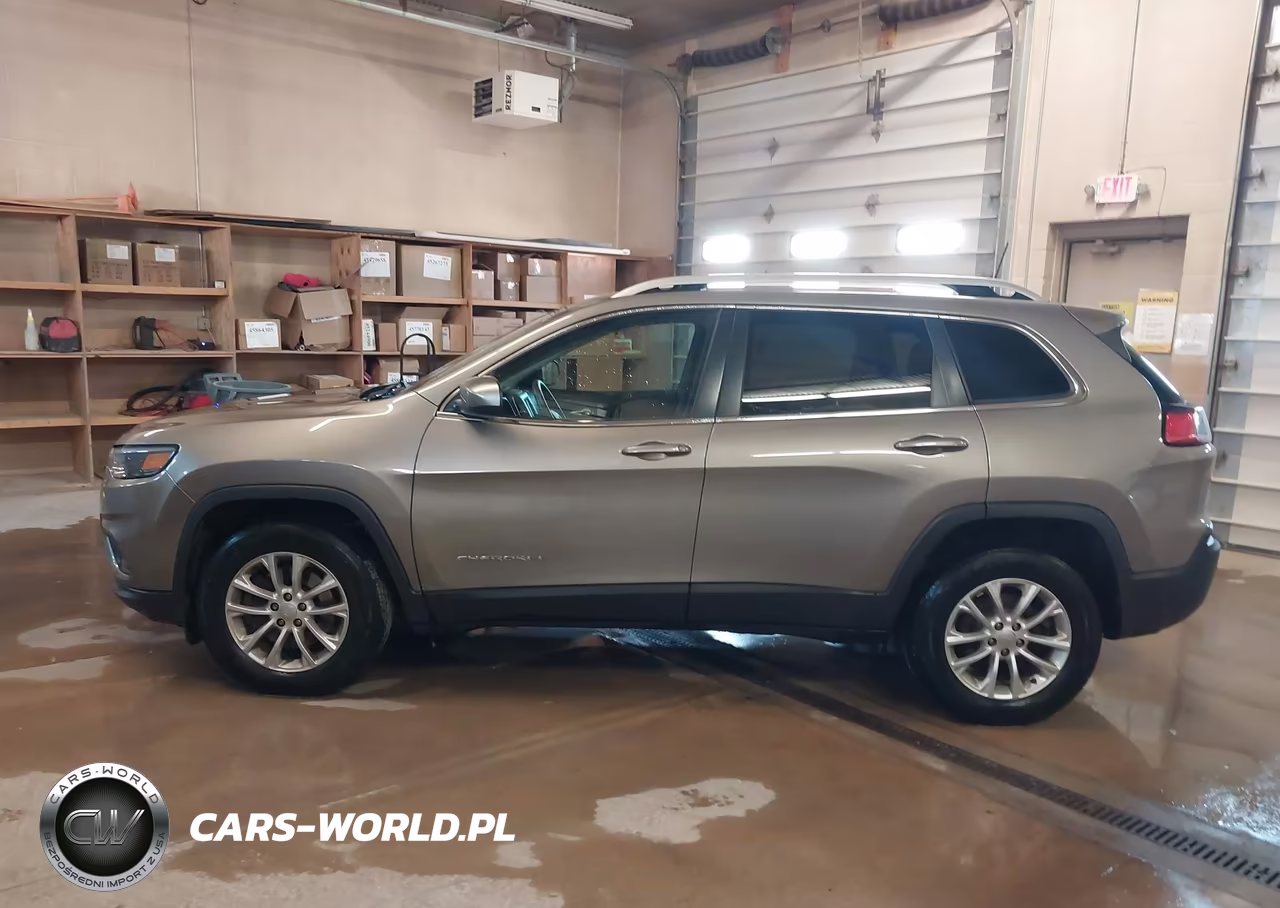 2019 Jeep Cherokee Latitude 4X4 VIN:1C4PJMCB4KD440296 - 19